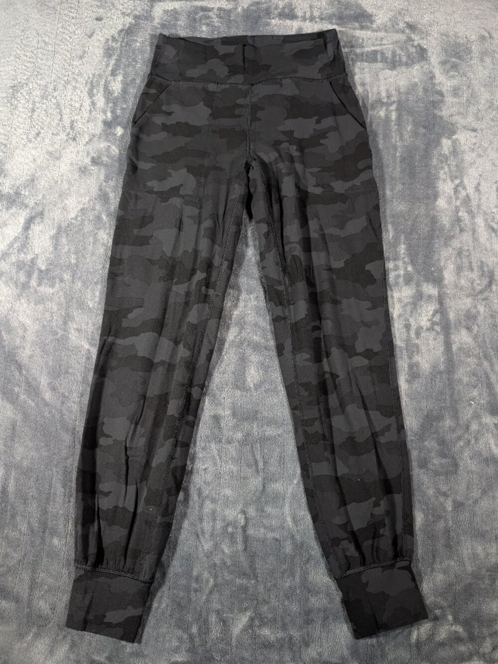 Lululemon Women’s Align Joggers Black Camo 6 High Rise 28” Stretch Pockets Yoga